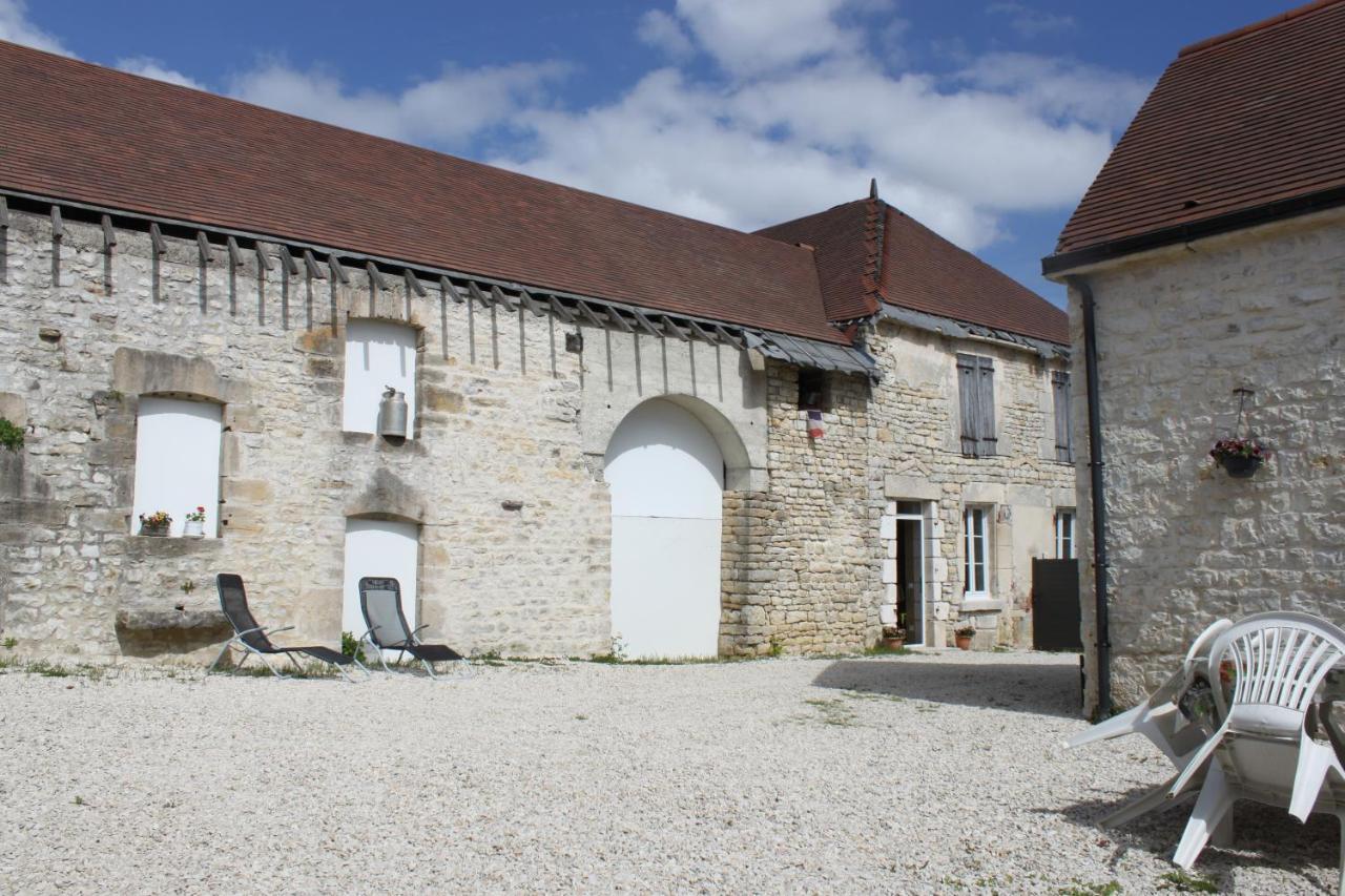 Charmante Maison Pierres 1768 Polisy Exterior photo